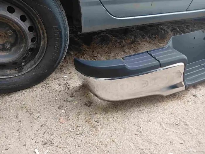 صدام هايلكس خلفي 4