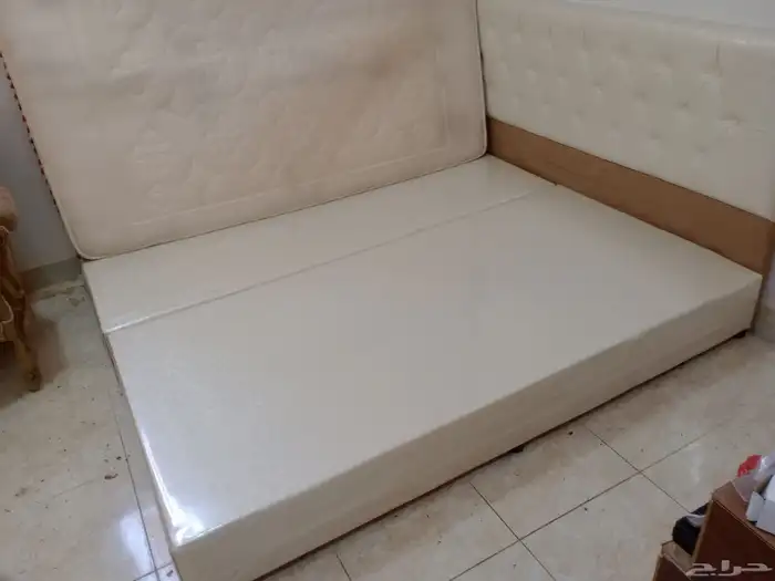 سرير كبير 2متر فندقي2 كنبة مغلف بلاستيك لا يحتاج تركيب 250 ر 1