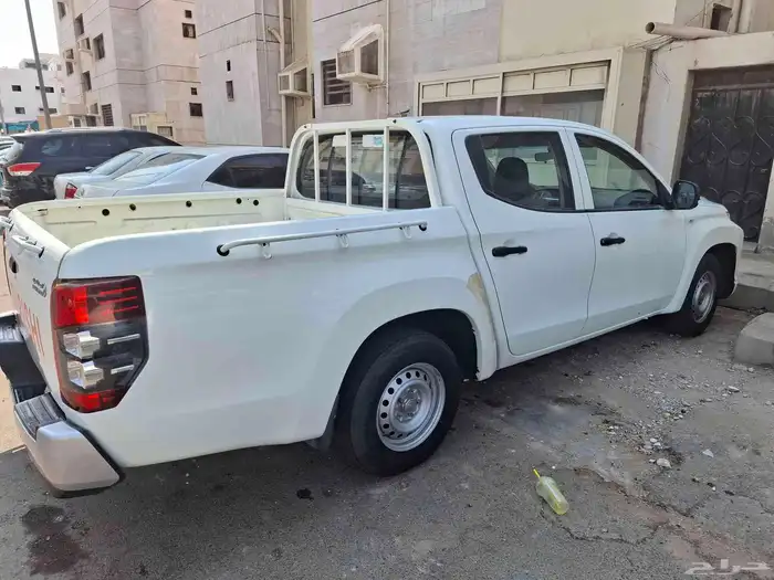 ميتسوبيشي L200 2021 1