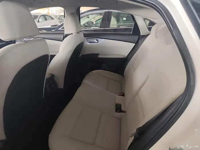 كيا سيراتو 2022 8