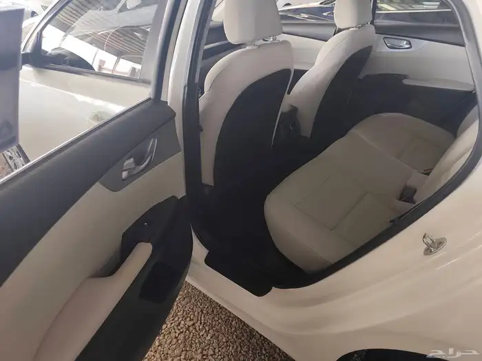 كيا سيراتو 2022 4