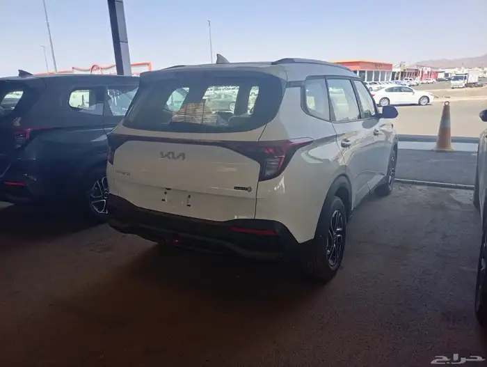 كيا كارينز LX موديل 2025 6