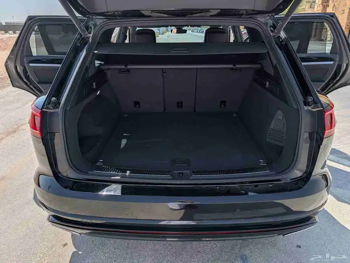 جيب طوارق أسود 2022 Touareg فل كامل 56الف كيلو على الضمان 16