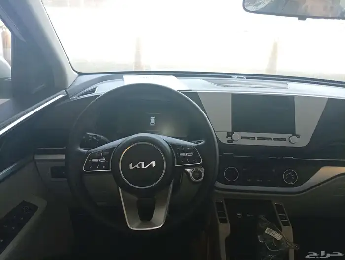 كيا كارينز LX موديل 2025 14