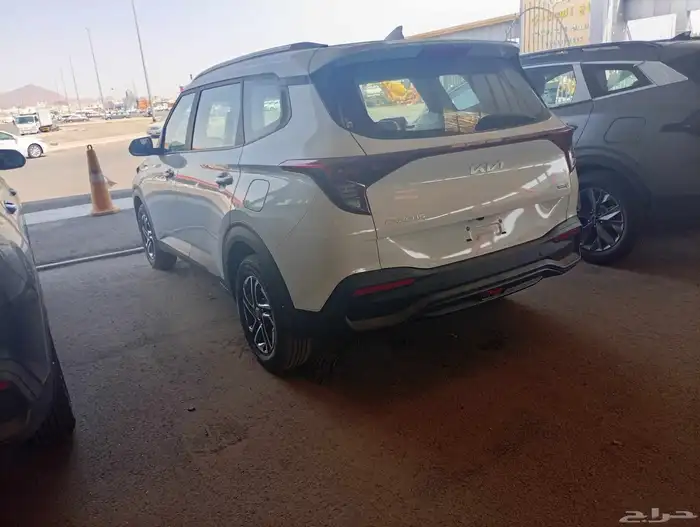 كيا كارينز LX موديل 2025 7