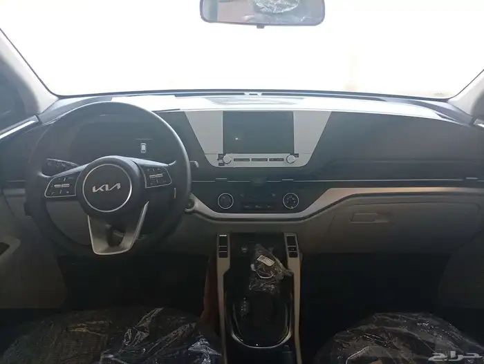 كيا كارينز LX موديل 2025 13