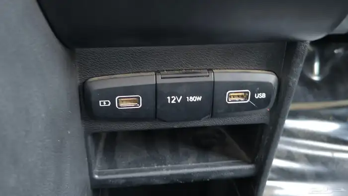 هيونداي ستاريا موديل 2022 15