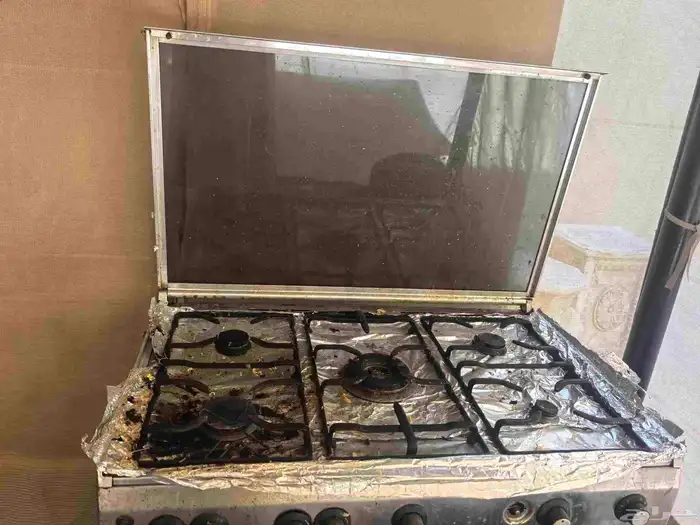 فرن غاز مقاس 90x60 شغال بحاله جيده يحتاج الى تنظيف وصيانه 1