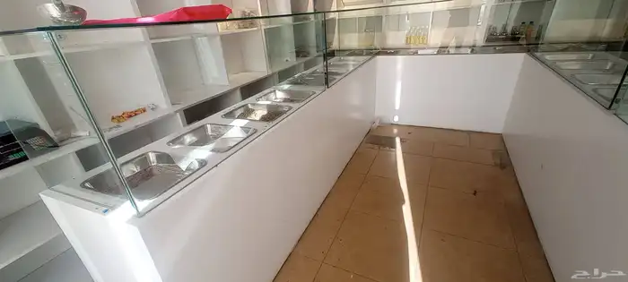 رفوف و وديكورات محل للبيع نجران 0