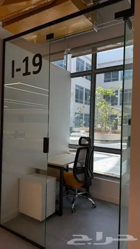 مكاتب جاهزه للايجار سنوي و شهري 9