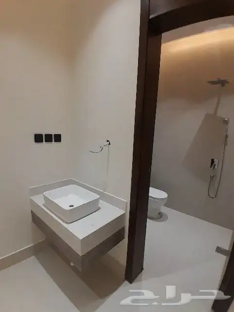 للبيع شقه دور ثاني مع ملحق مصعد راكب جاهز تشطيب راقي 590الف 11