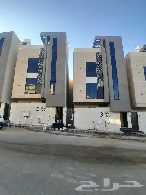 للبيع شقه دور ثاني مع ملحق مصعد راكب جاهز تشطيب راقي 590الف 0