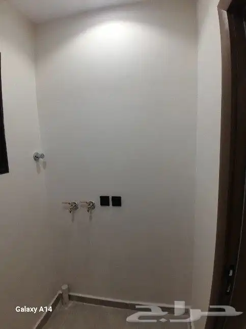 للبيع شقه دور ثاني مصعد راكب جاهز 6غرف من 500 الف حي قرطبة 14