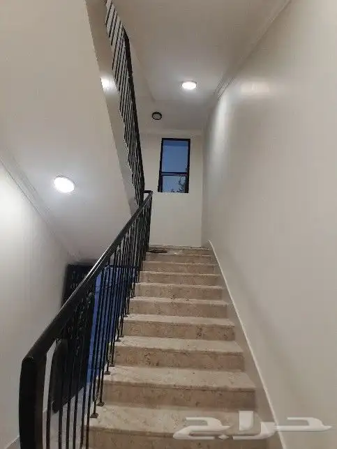 للبيع شقه دور ثاني مع ملحق مصعد راكب جاهز تشطيب راقي 590الف 3