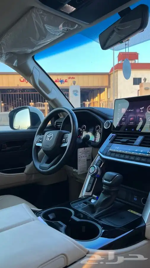 تويوتا لاندكروزر 2023 بنزين L3 شبه اصفار بحاله الوكاله 17