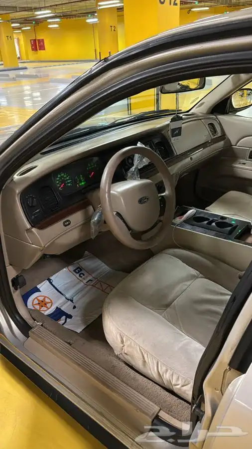 فورد كراون فكتوريا2011 12