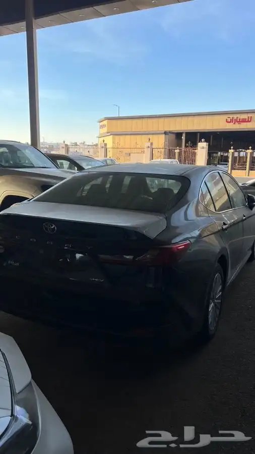 تويوتا كامري 2025 بنزين LE اسود 3