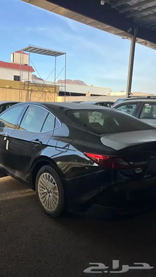 تويوتا كامري 2025 بنزين LE اسود 4