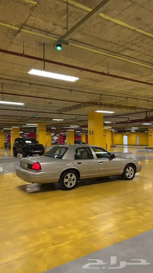 فورد كراون فكتوريا2011 9