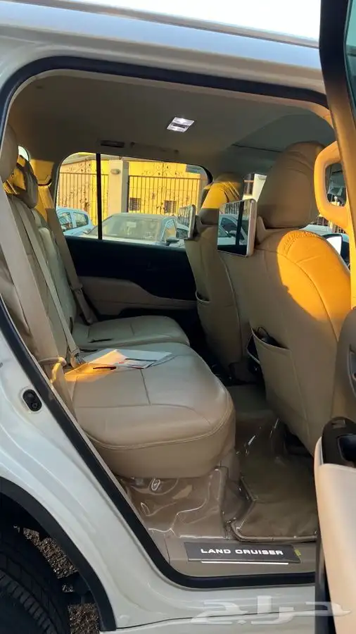 تويوتا لاندكروزر 2023 بنزين L3 شبه اصفار بحاله الوكاله 16