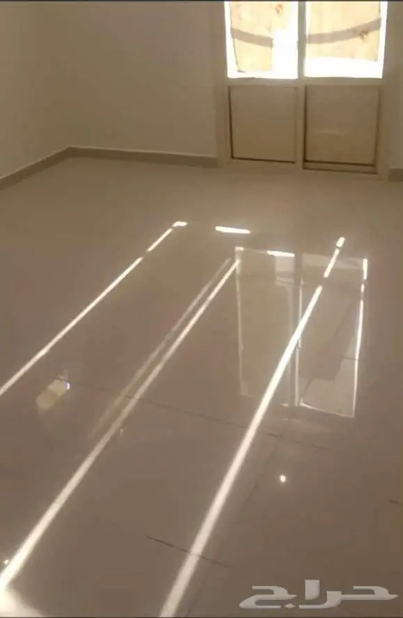 للإيجار 3غرف وصالة وحمامين 30 الف السلامة ظهير ممشى اليمامة 5