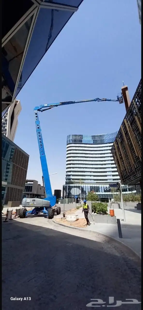 تاجير رافعات شوكيه كرينات معدات ثقيله تغطيه مشاريع 12