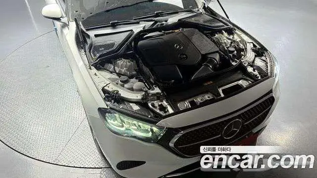 Mercedes-Benz E-Class 2024 E200 6