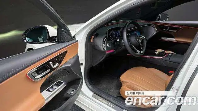 Mercedes-Benz E-Class 2024 E200 3
