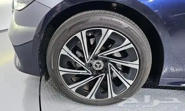 مرسيدس E300 2025 استيراد كوريا كحلي داخلي اوف وايت 2