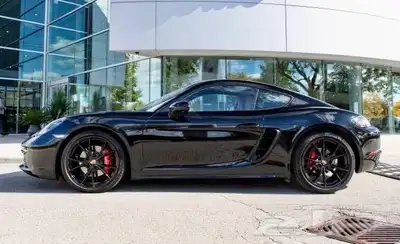 للبيع بورش 718 كايمن S موديل 2024 ممشى قليل جدا وارد كندا index