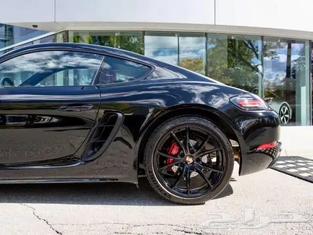 للبيع بورش 718 كايمن S موديل 2024 ممشى قليل جدا وارد كندا 3