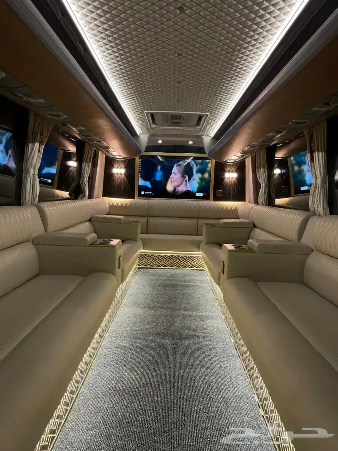 باص ملكي للايجار 1