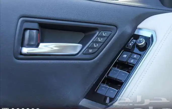 تويوتا لاند كروزر VXR بنزين رمادي كاش أقساط 2025 10