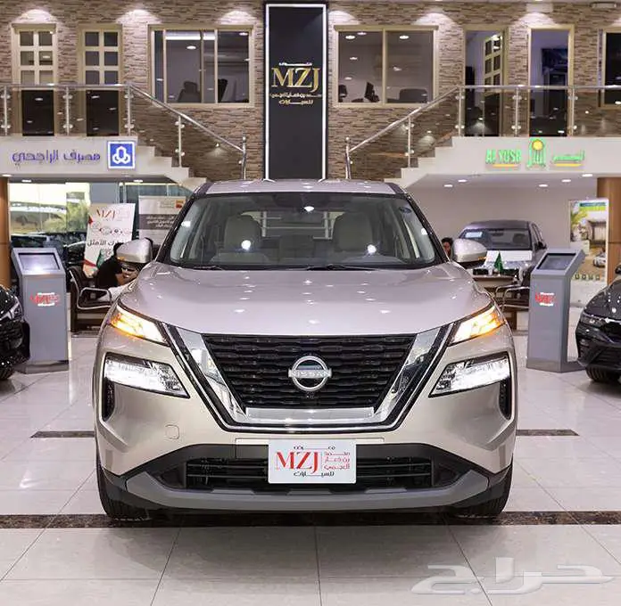 نيسان _ أكس تريل _ 5 ركاب _ دبل _ 2025 3