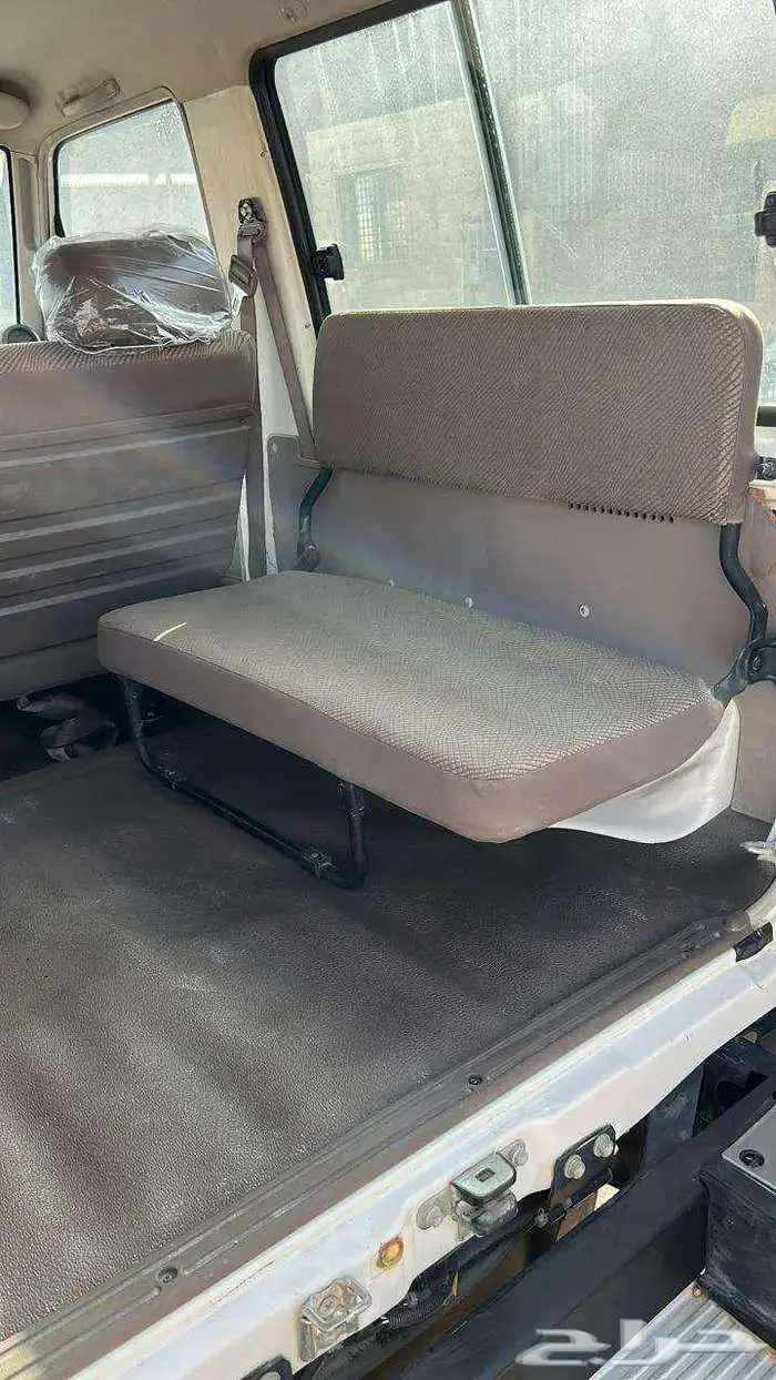 تويوتا ربع ابيض موديل 2011 15