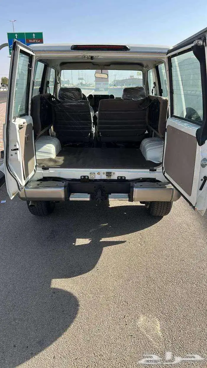 تويوتا ربع ابيض موديل 2011 20