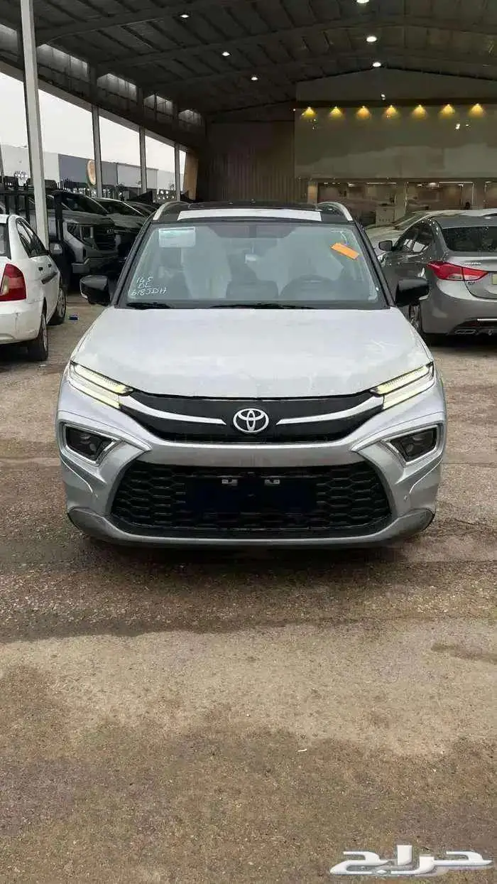 تويوتا اوربان كرزو 2026 فل كامل لون فضي 0