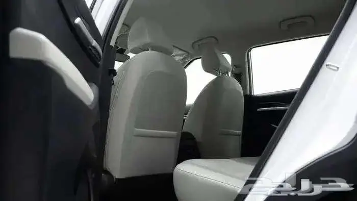 كيا سيلتوس ابيض سقف اسود GLS 2025 5