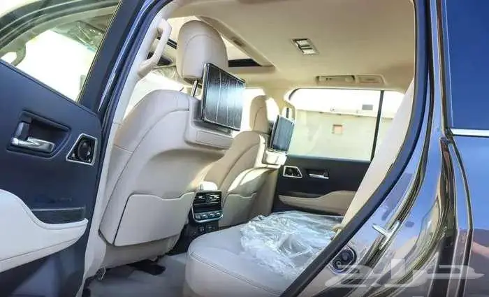 تويوتا لاند كروزر VXR بنزين رمادي كاش أقساط 2025 3