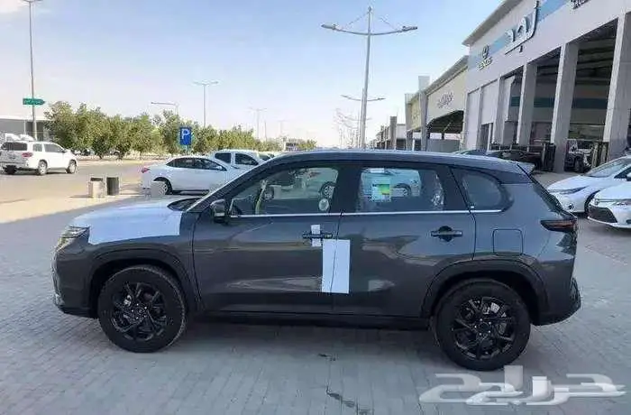 عرض تويوتا اوربان كروزر فل كامل GLX موديل 2026 (أقساط وكاش) 4