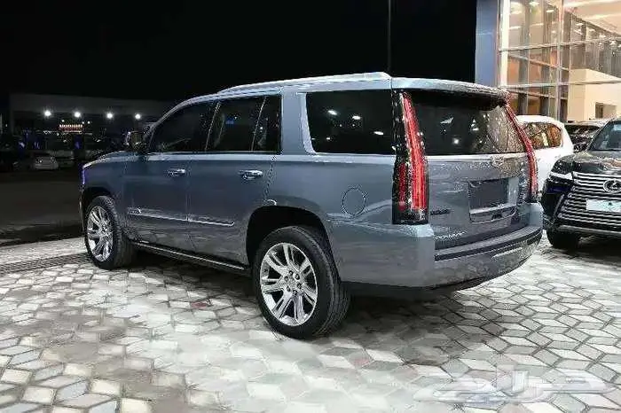 كاديلاك اسكاليد 2018 فل كامل سعودي 5