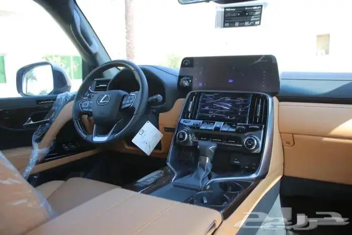 لكزس LX600 BB2025 ماشي 4000 الاف شبه جديد 7
