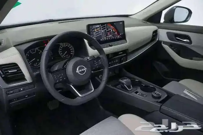 نيسان اكس تريل متوفر 2025 7