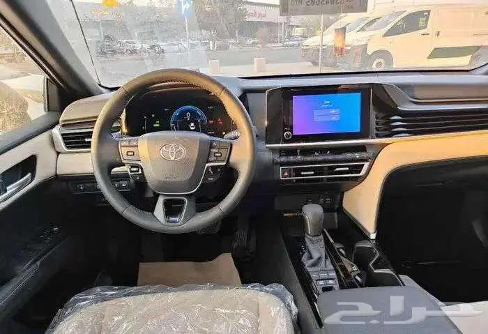 تويوتا كامري LE هايبرد 2025 18