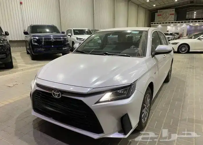 تويوتا يارس Y  اقل سعر مع عازل حراري مجانا 1