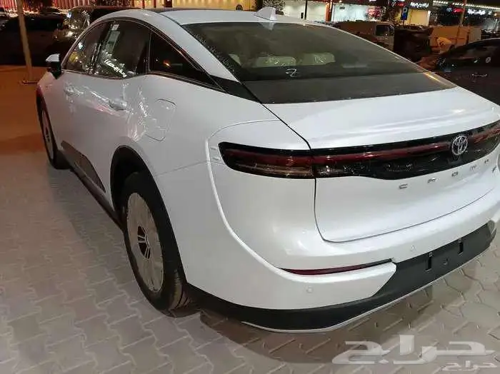 تويوتا كروان بريميوم ويتوفر برستيج 2026 سعودي 2