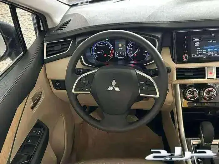 ميتسوبيشي اكسباندر هاي لاين 2025 بالنقد والتقسيط 6