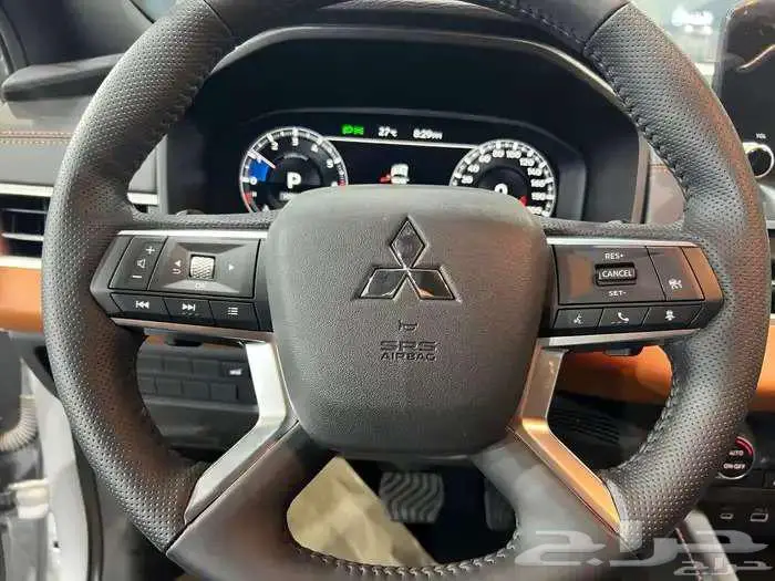 ميتسوبيشي اوتلاندر 2025 بريميوم ( كاش - تقسيط ) 12