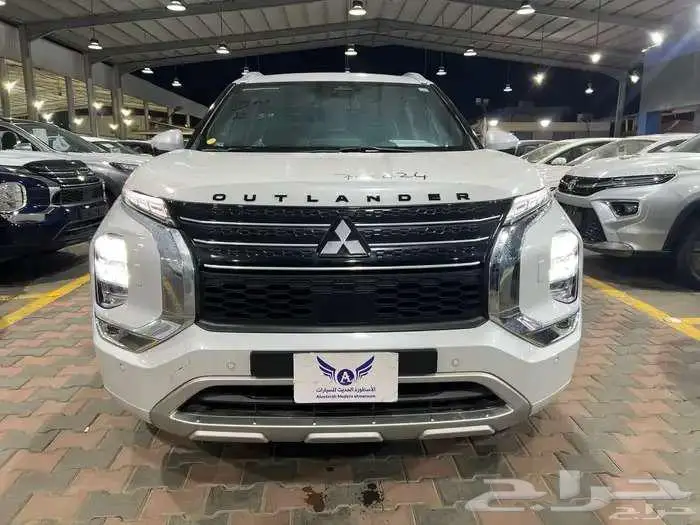 ميتسوبيشي اوتلاندر 2025 بريميوم ( كاش - تقسيط ) 3