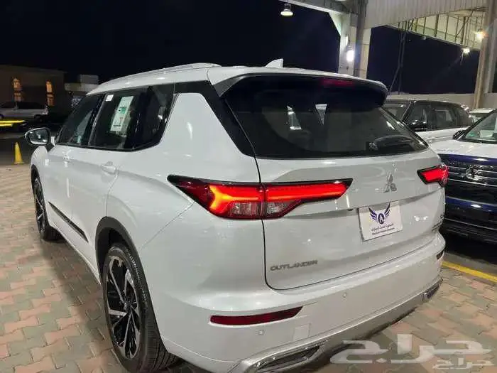 ميتسوبيشي اوتلاندر 2025 بريميوم ( كاش - تقسيط ) 6